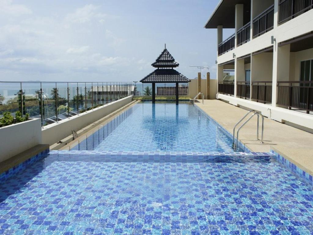 Hotel R-Con Sea Terrace Pattaya Exterior foto